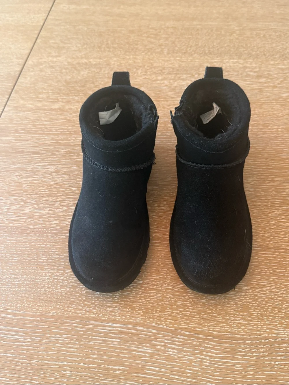 BearPaw Youth Label Patch in Black and Cream